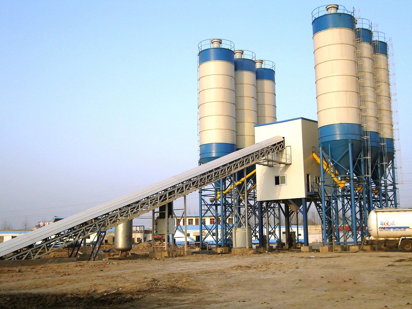 HZS60 concrete mixing plant